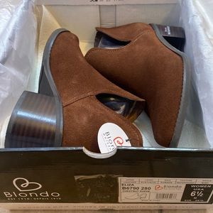 Blondo Eliza (New) chestnut brown booties. Size 61/2. NWT